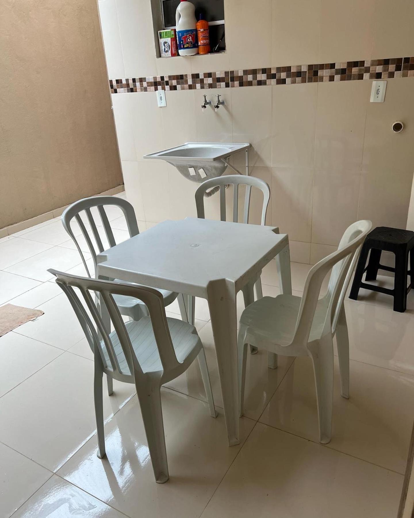 Apto Terreo Mae Aparecida 8 Pessoas 3km Do Santuario Com Wifi ,ar Condicionado Nos Quartos